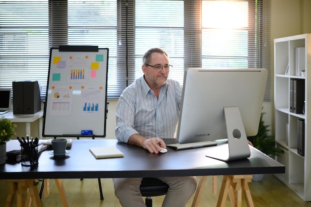 Private equity research and analysis